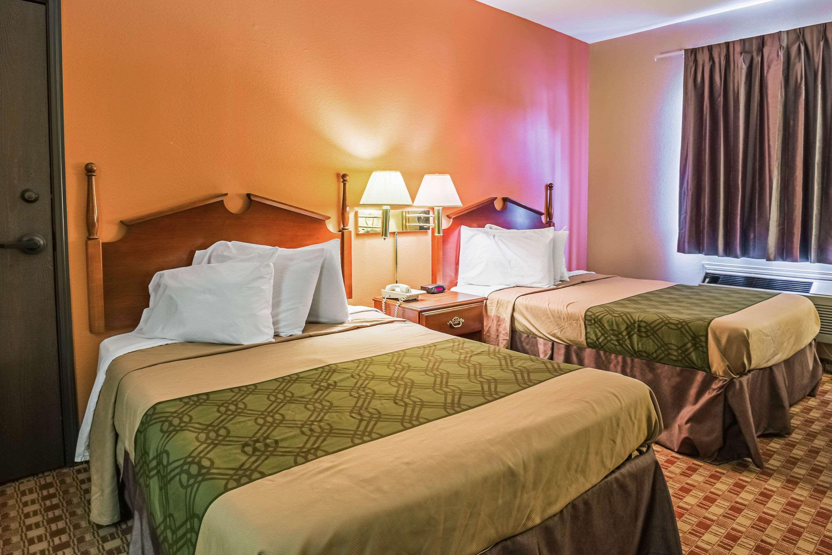 Econo Lodge Inn & Suites Ripley Екстериор снимка