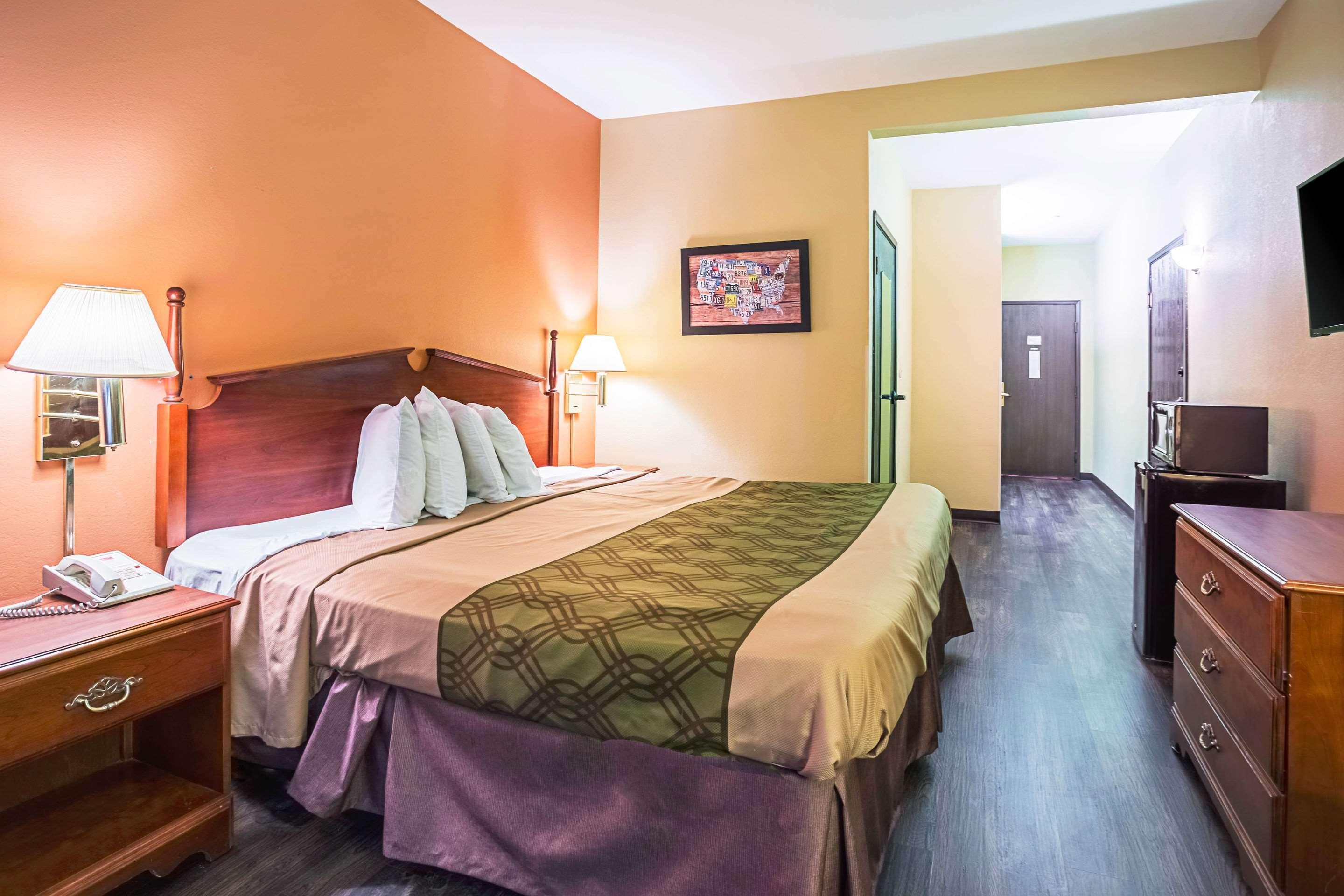 Econo Lodge Inn & Suites Ripley Екстериор снимка
