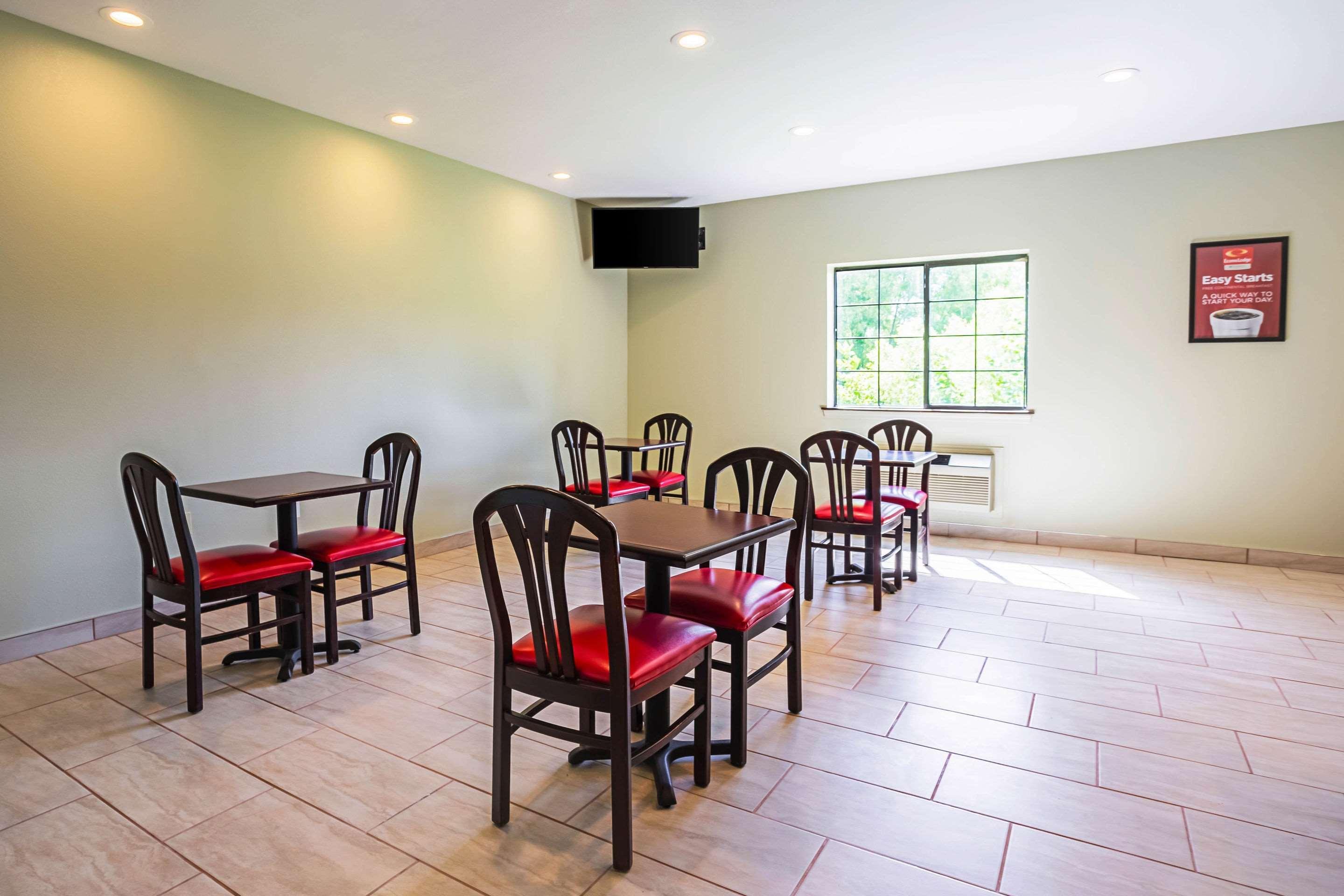 Econo Lodge Inn & Suites Ripley Екстериор снимка