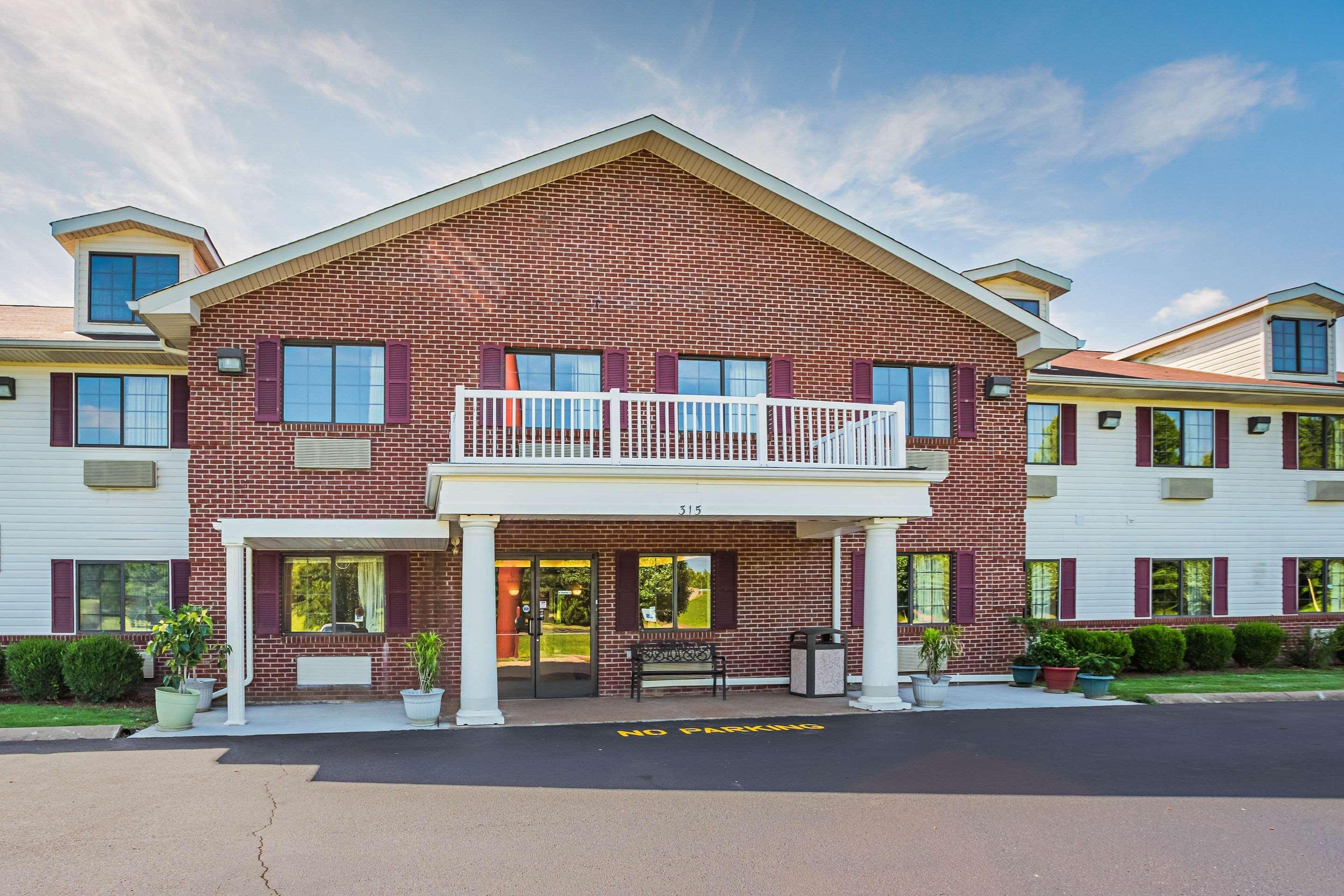 Econo Lodge Inn & Suites Ripley Екстериор снимка
