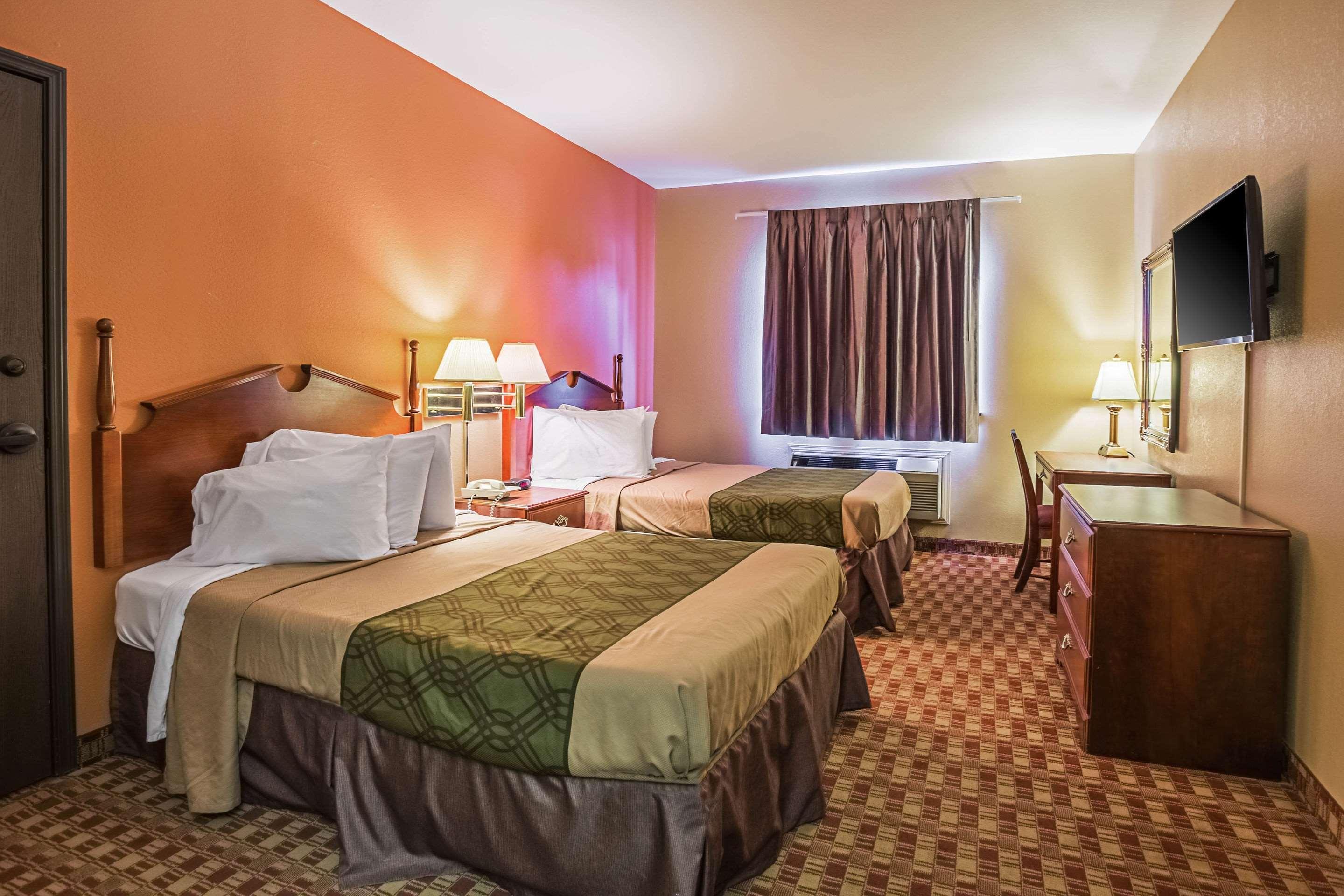 Econo Lodge Inn & Suites Ripley Екстериор снимка
