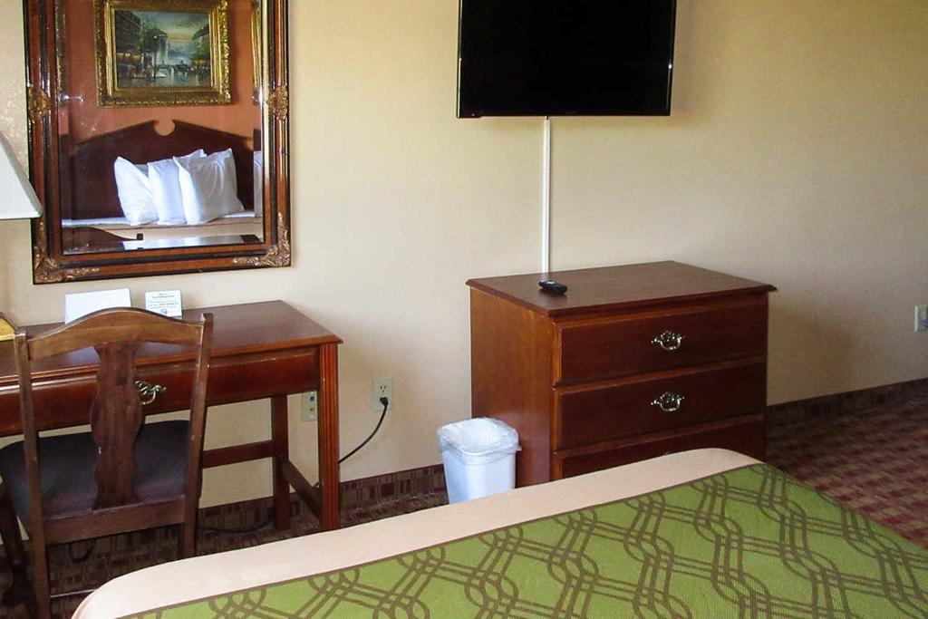 Econo Lodge Inn & Suites Ripley Стая снимка