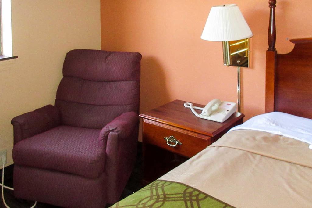 Econo Lodge Inn & Suites Ripley Стая снимка