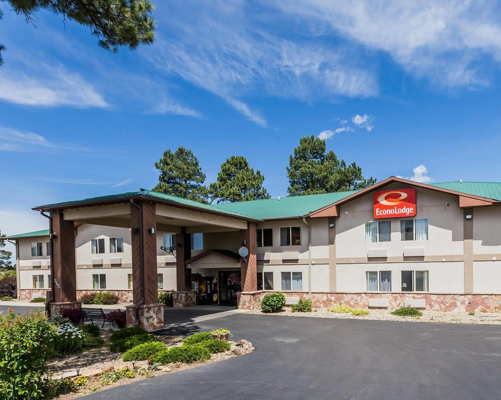 Econo Lodge Inn & Suites Ripley Екстериор снимка