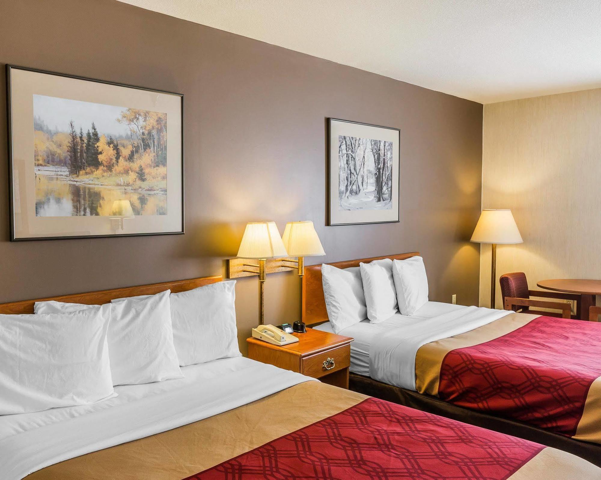 Econo Lodge Inn & Suites Ripley Екстериор снимка