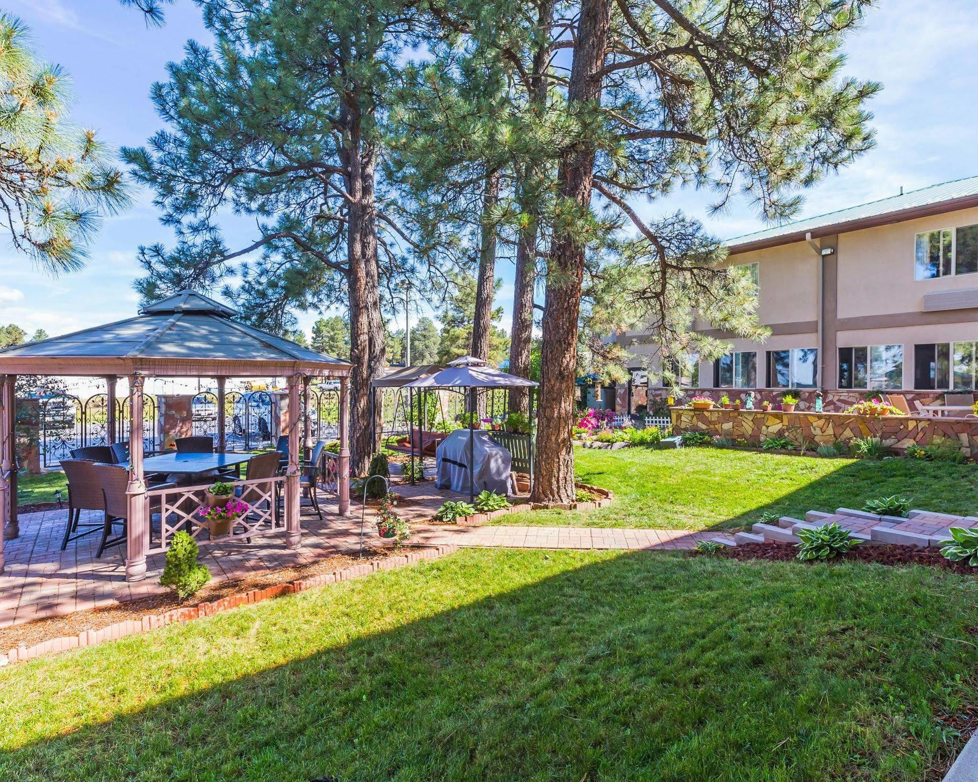 Econo Lodge Inn & Suites Ripley Екстериор снимка