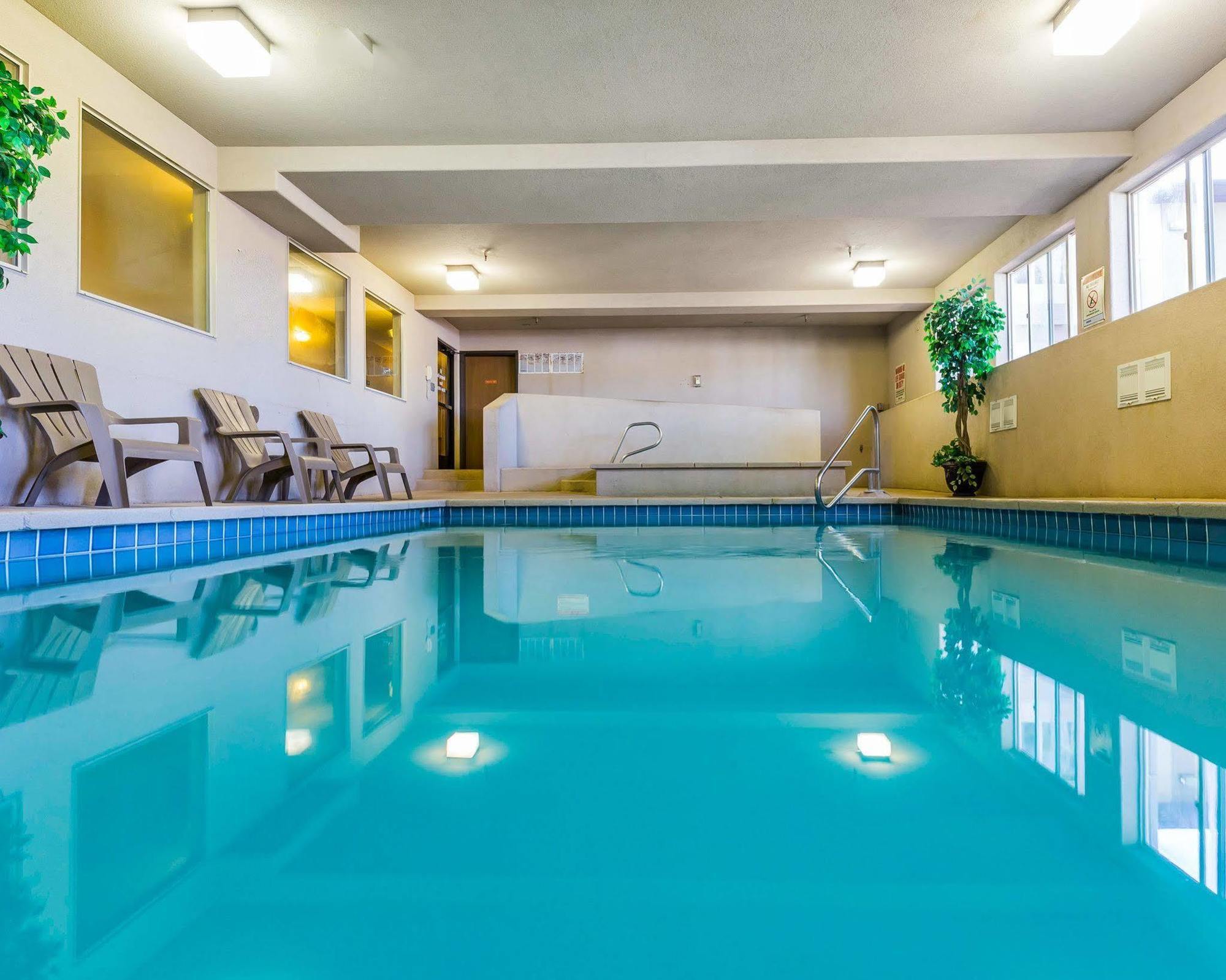 Econo Lodge Inn & Suites Ripley Екстериор снимка