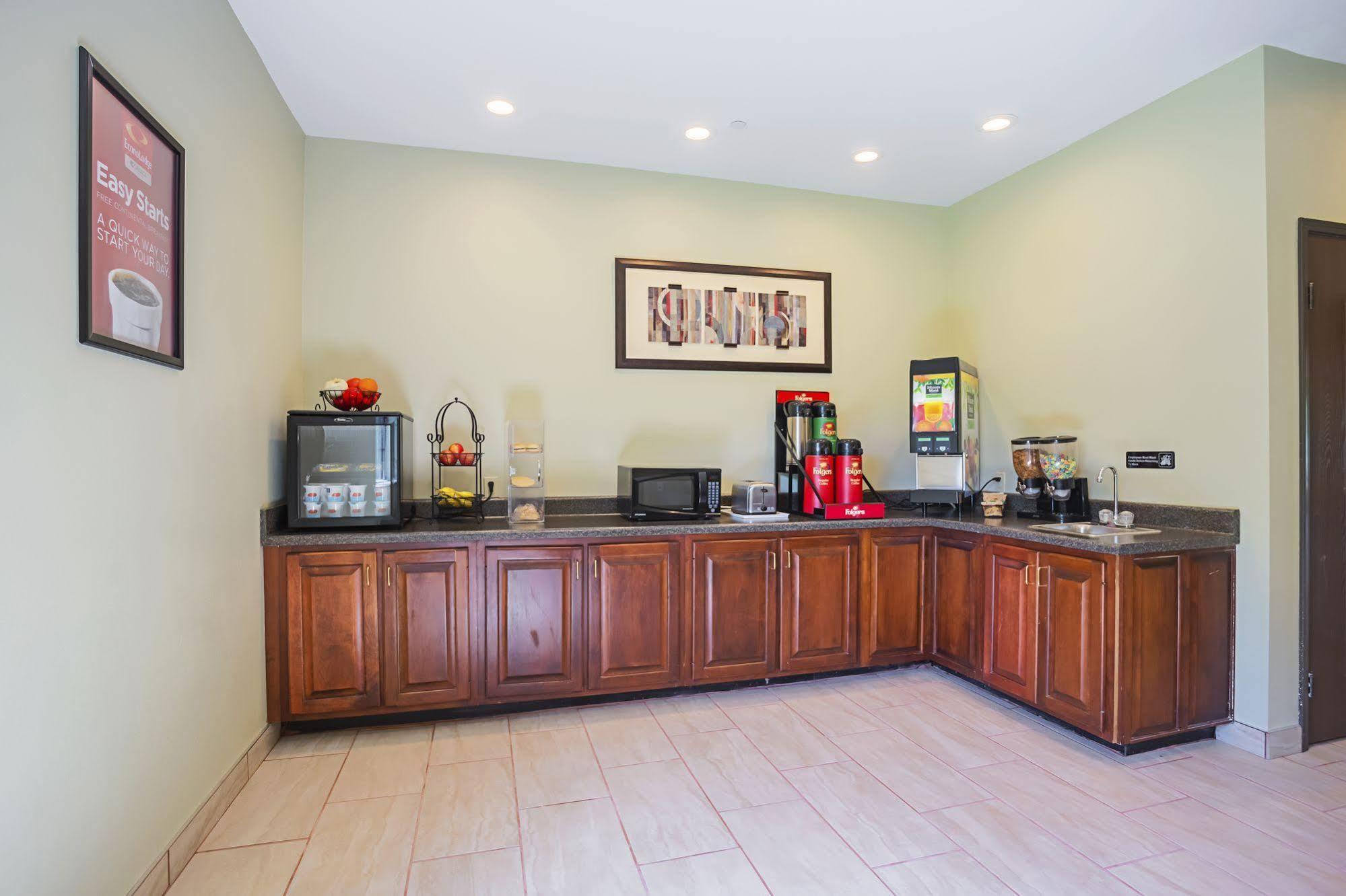 Econo Lodge Inn & Suites Ripley Екстериор снимка